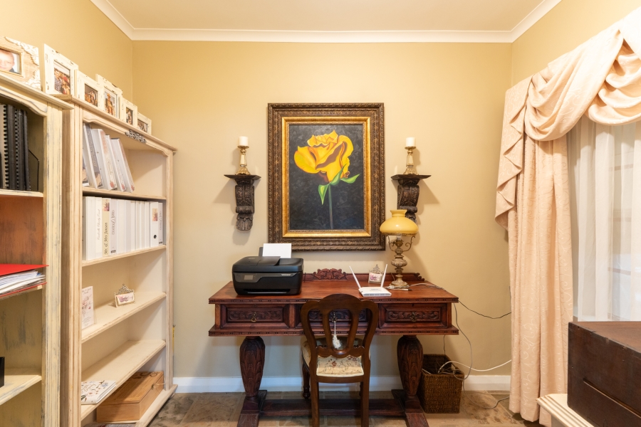 5 Bedroom Property for Sale in Northcliff Western Cape